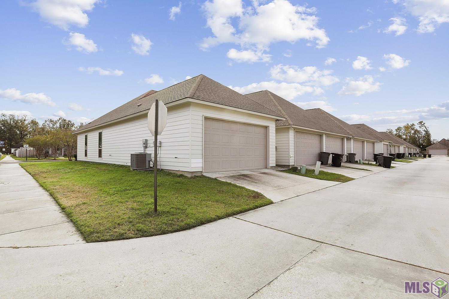 1408 Partierre Lane Baton Rouge, LA 70820 - Photo 3 of 11 Gallery Image 3