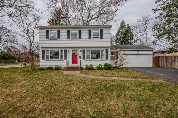 $249,900 | 556 Wimbledon Road, Irondequoit, NY 14617