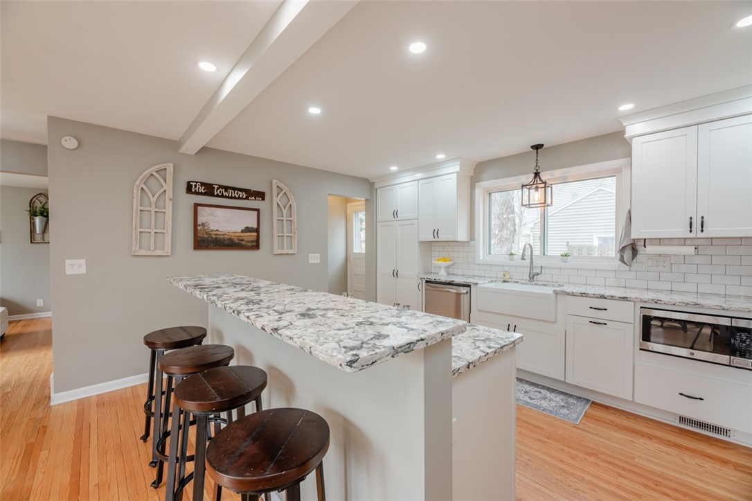 556 Wimbledon Road Irondequoit, NY 14617 - Photo 12 of 42