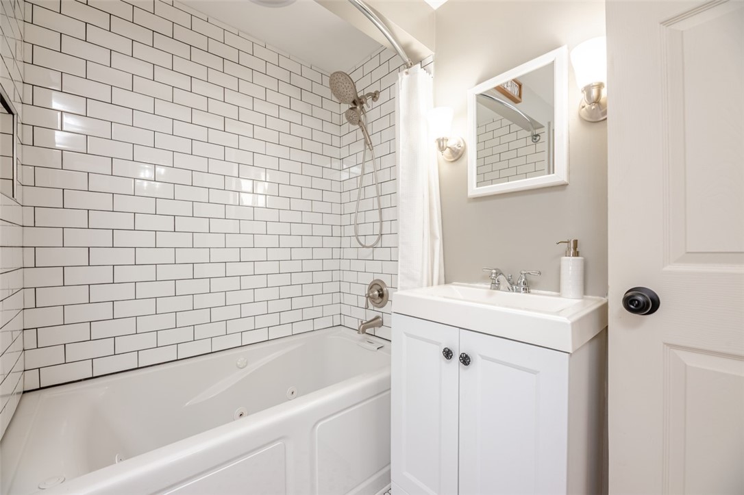 556 Wimbledon Road Irondequoit, NY 14617 - Photo 29 of 42