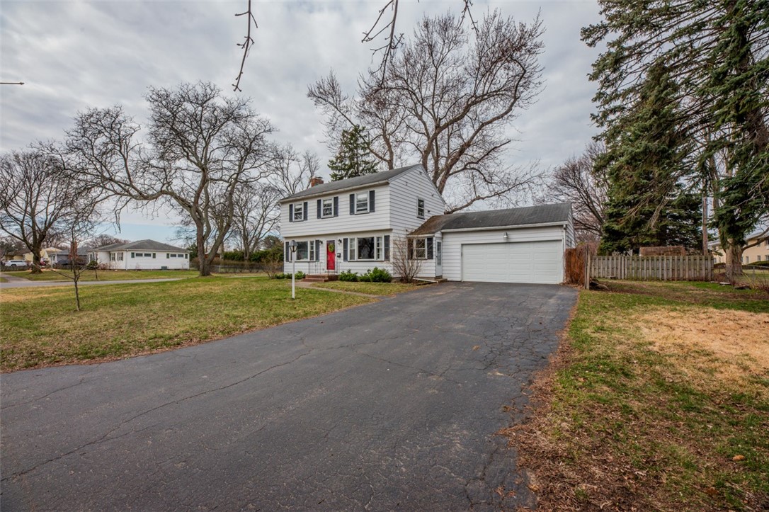 556 Wimbledon Road Irondequoit, NY 14617 - Photo 4 of 42