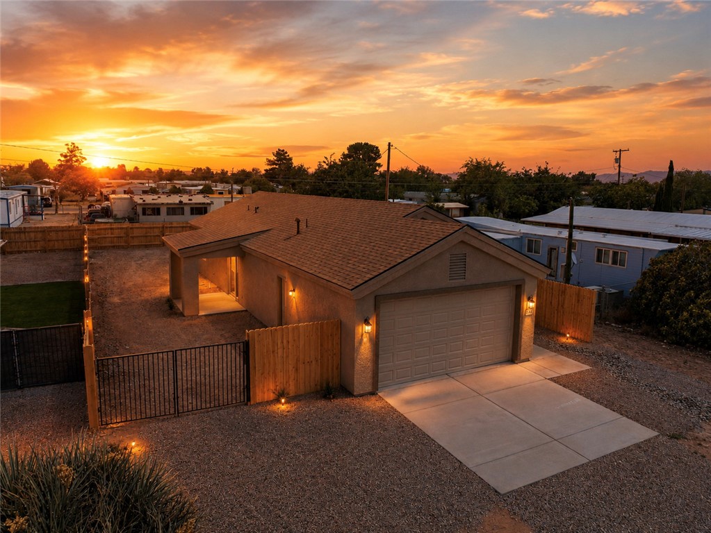 3143 Lass Avenue Kingman, AZ 86409 - Photo 1 of 32