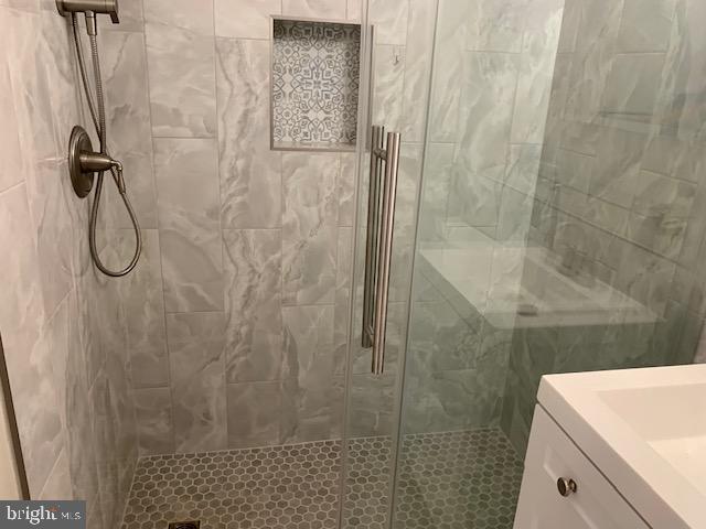 2609 Camelback Lane, Unit 3 Silver Spring, MD 20906 - Photo 22 of 41 owner's bathroom