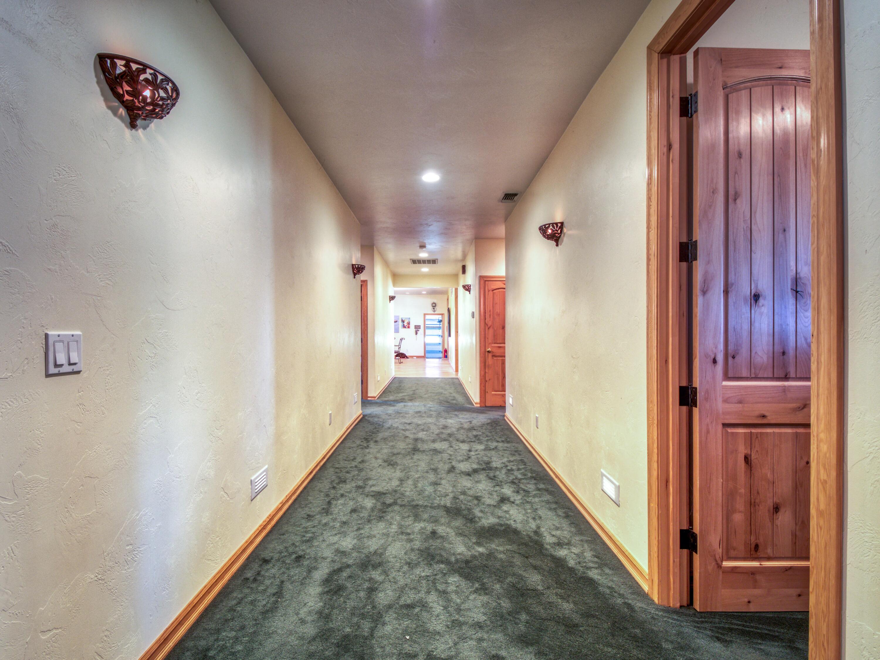 17777 North Applegate Road Grants Pass, OR 97527 - Photo 32 of 104 Hall 2