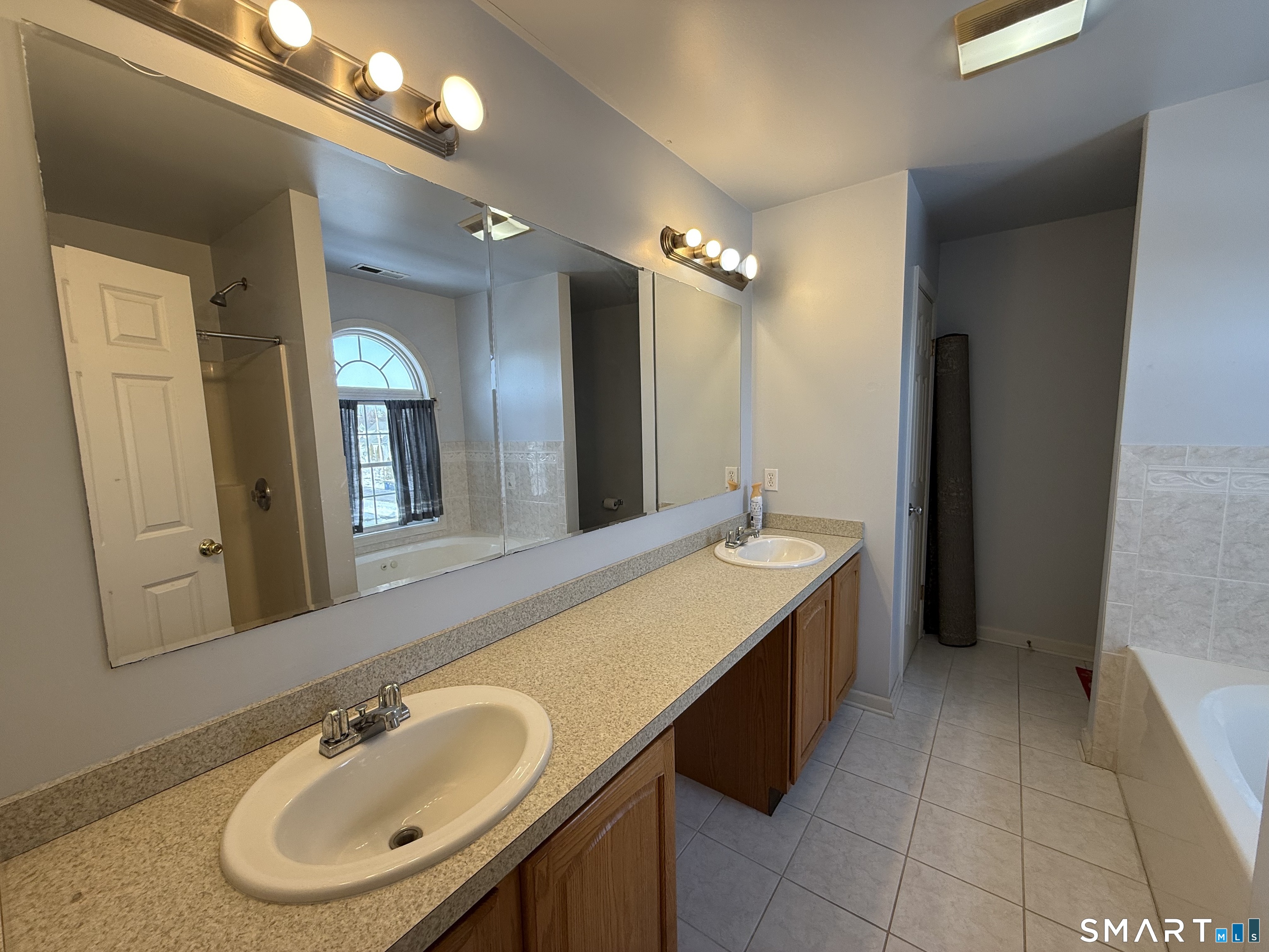 156 3rd Avenue West Haven, CT 06516 - Photo 13 of 17