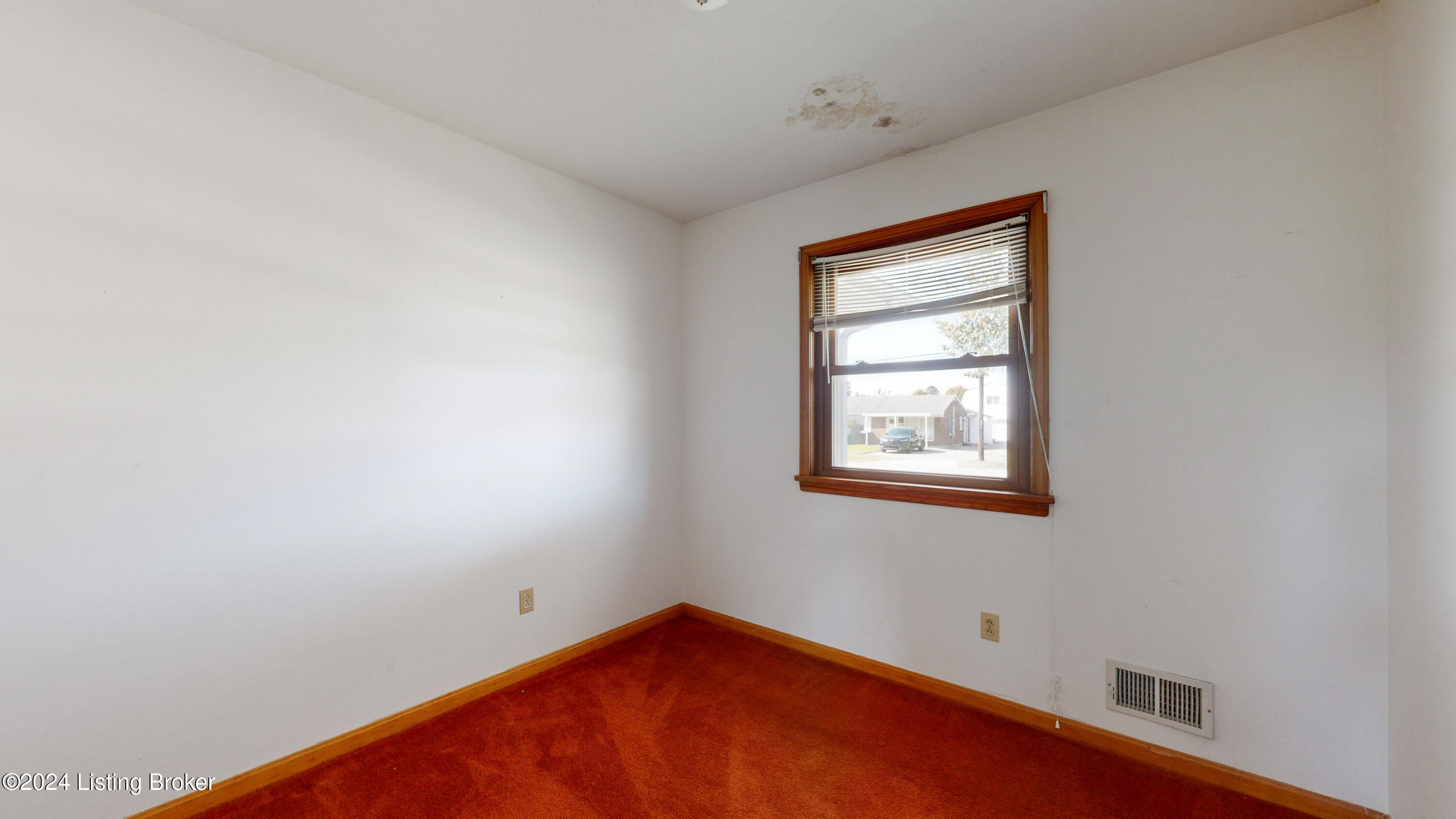 10913 Torrington Road Louisville, KY 40272 - Photo 22 of 39 10913 Torrington Rd-18
