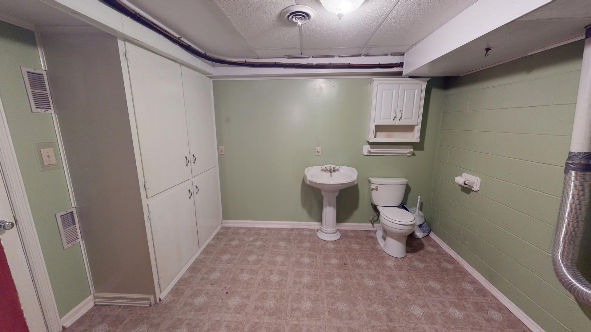 2106 Georgetown Road Northwest Cleveland, TN 37311 - Photo 27 of 33 Georgetown-Guest-Bath-2