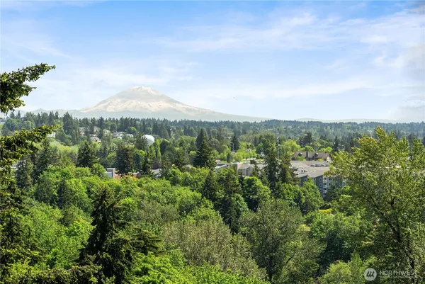 $1,100,000 | 21030 7th Avenue South, Des Moines, WA 98198
