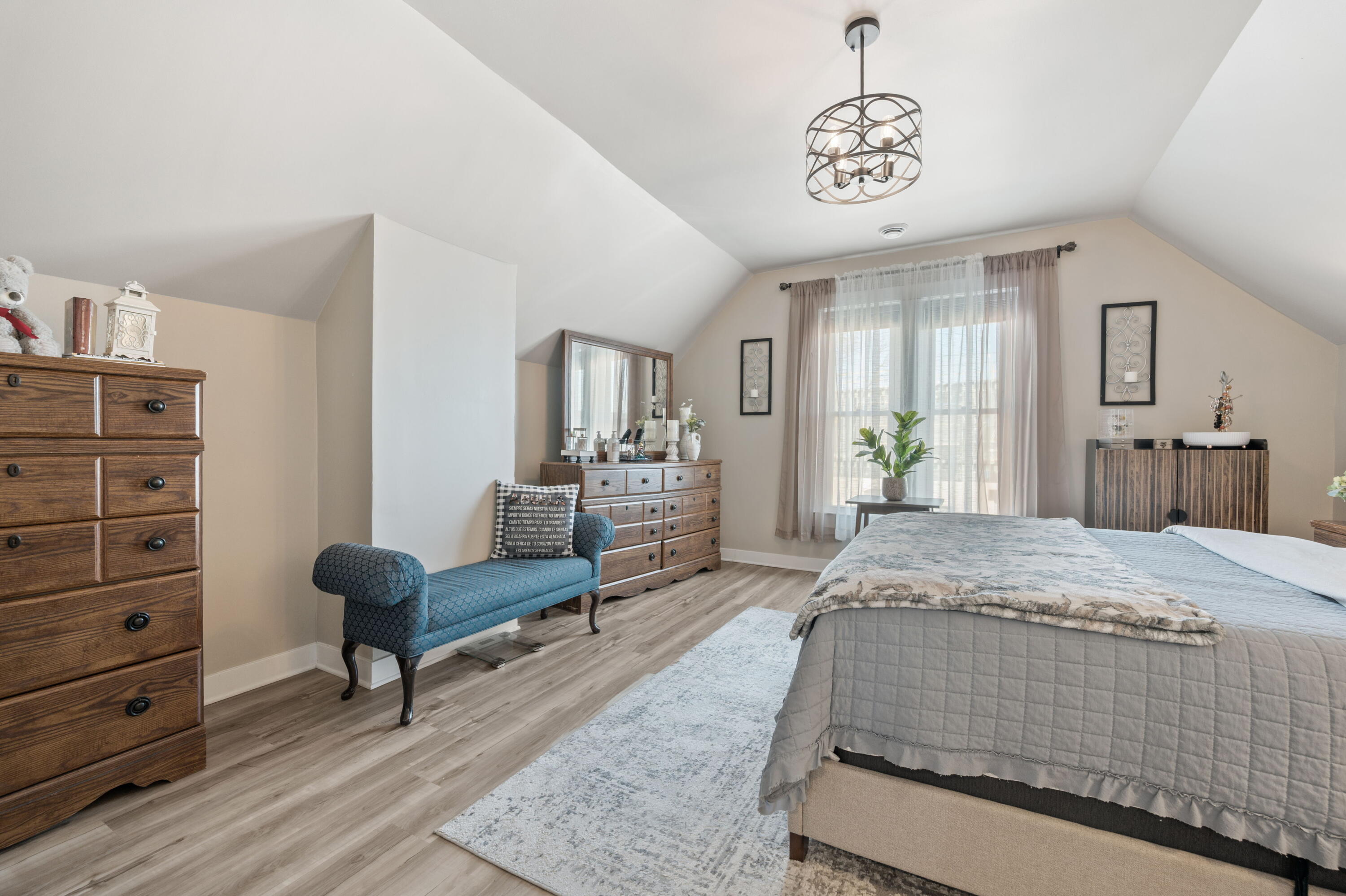 1023 South 25th Street Milwaukee, WI 53204 - Photo 17 of 22 Upper-level fourth bedroom