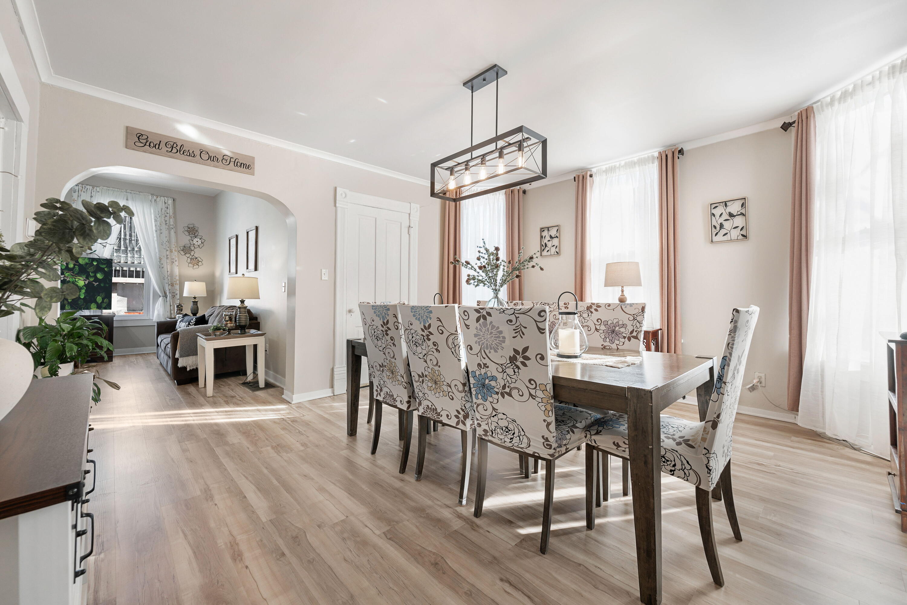 1023 South 25th Street Milwaukee, WI 53204 - Photo 5 of 22 Dining room