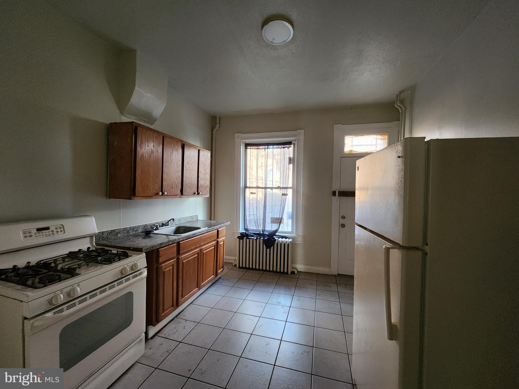 2742 Edmondson Avenue Baltimore, MD 21223 - Photo 7 of 22