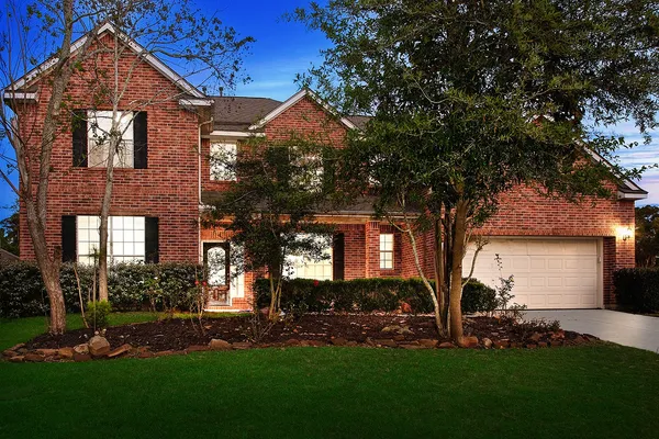 $575,000 | 46 South April Mist Circle, Conroe, TX 77385