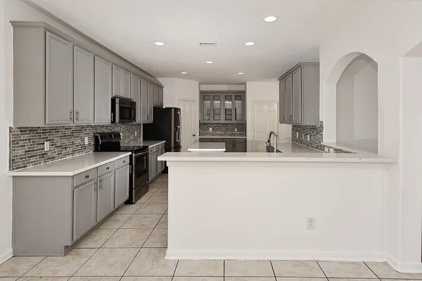 $575,000 | 46 South April Mist Circle, Conroe, TX 77385