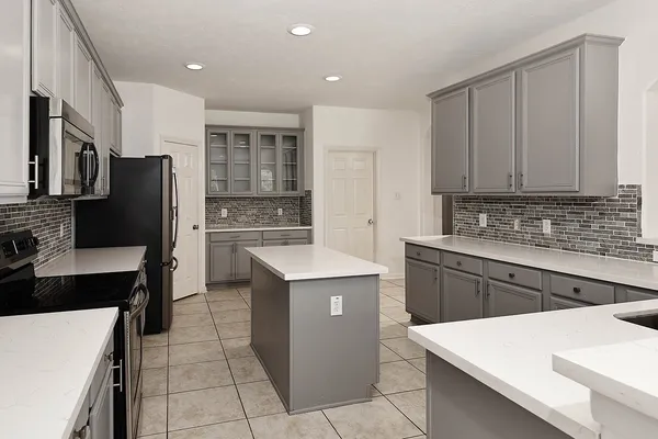 $575,000 | 46 South April Mist Circle, Conroe, TX 77385