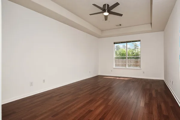 $575,000 | 46 South April Mist Circle, Conroe, TX 77385