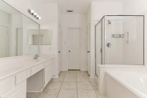 $575,000 | 46 South April Mist Circle, Conroe, TX 77385