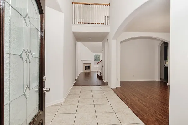 $575,000 | 46 South April Mist Circle, Conroe, TX 77385