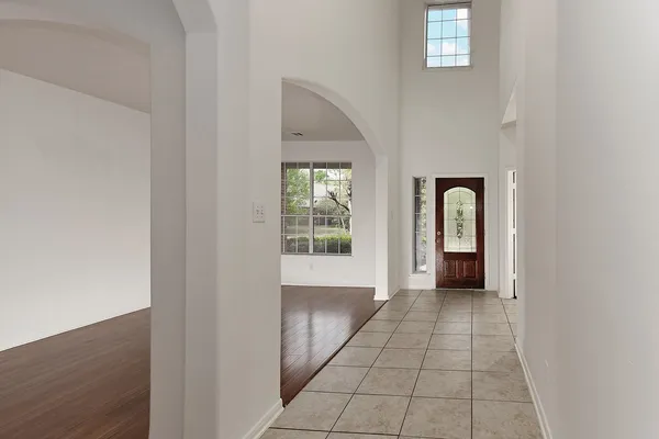 $575,000 | 46 South April Mist Circle, Conroe, TX 77385