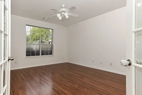 $575,000 | 46 South April Mist Circle, Conroe, TX 77385