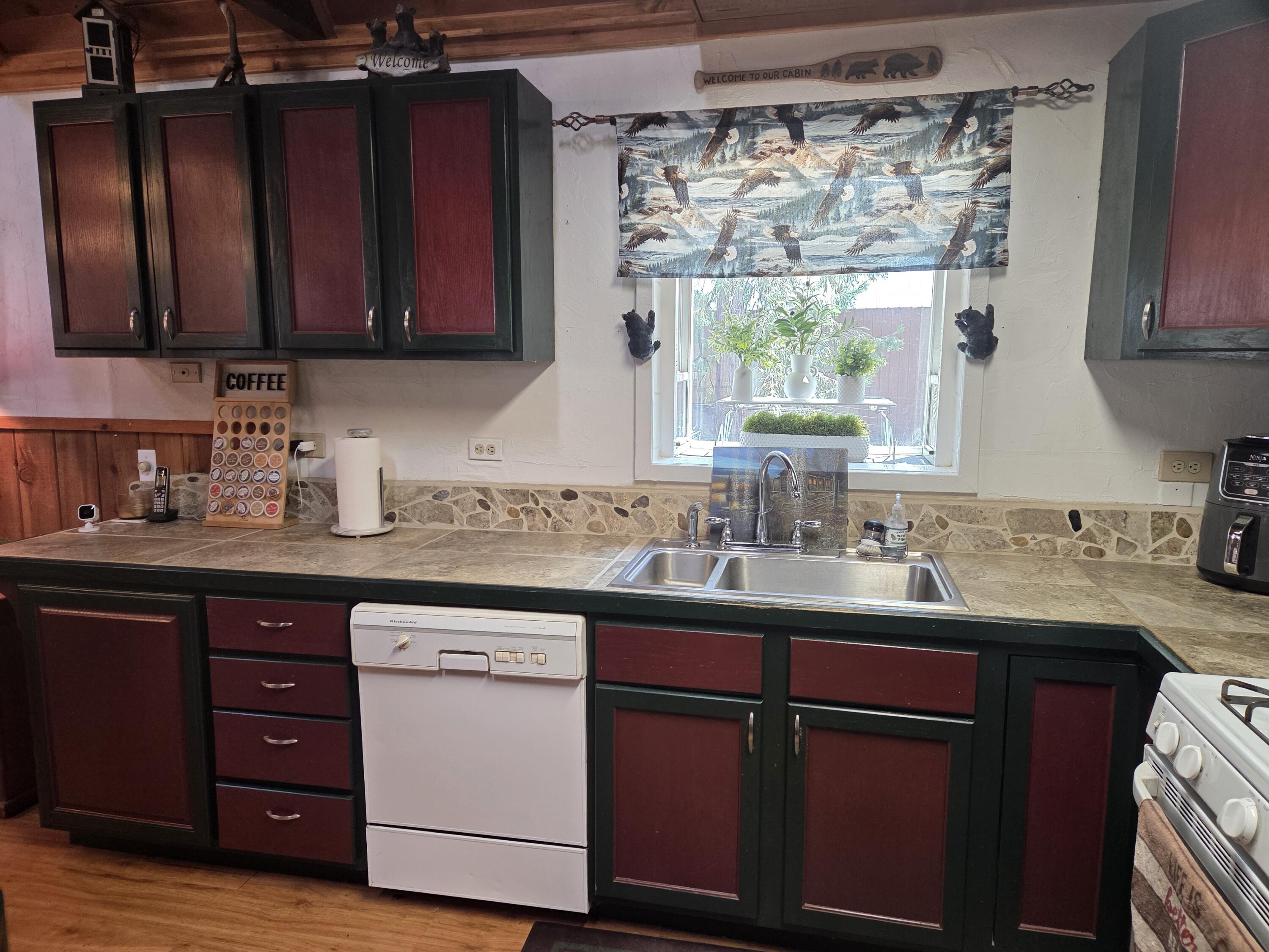 8421 Starlite Pines Road Shingletown, CA 96088 - Photo 20 of 66 AMPLE COUNTER SPACE