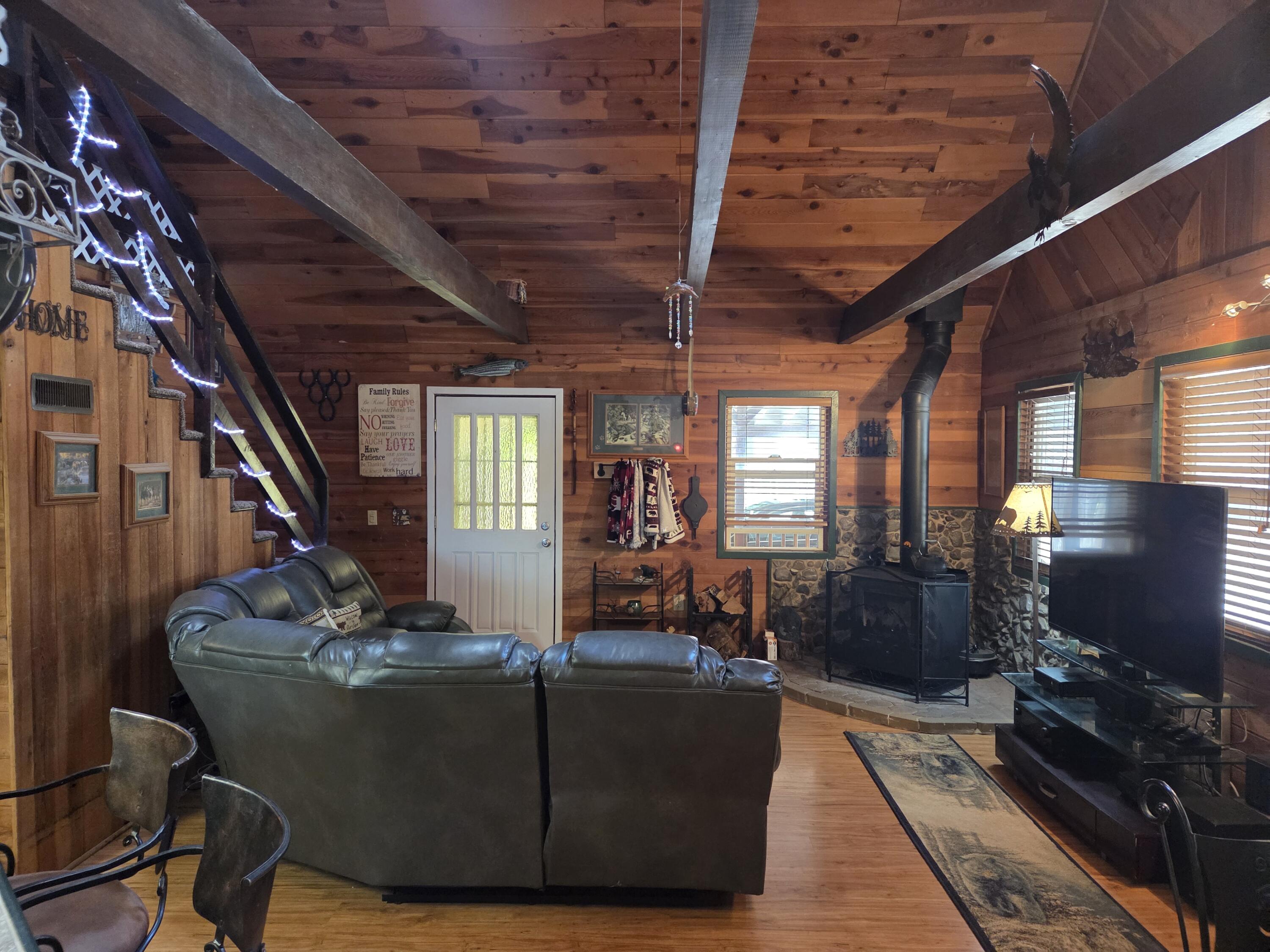 8421 Starlite Pines Road Shingletown, CA 96088 - Photo 24 of 66 LIVING ROOM