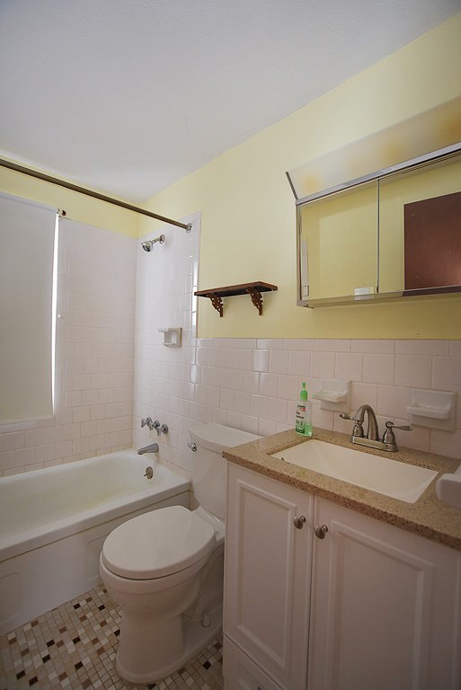 170 Andrews Street Woonsocket, RI 02895 - Photo 13 of 23