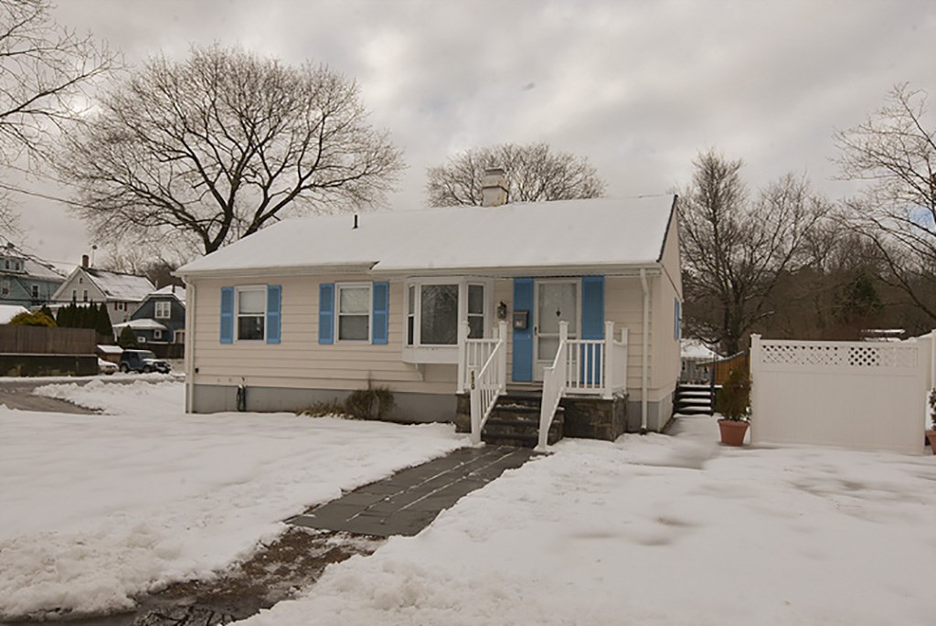 170 Andrews Street Woonsocket, RI 02895 - Photo 2 of 23