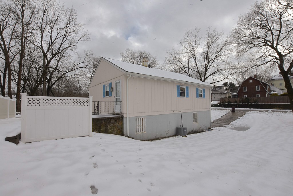 170 Andrews Street Woonsocket, RI 02895 - Photo 5 of 23