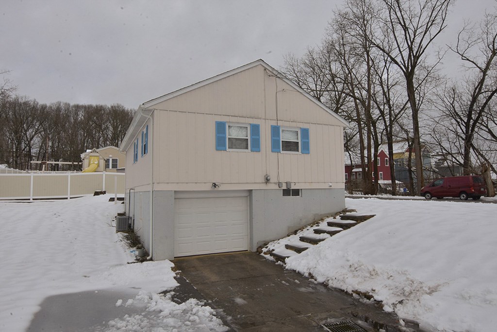 170 Andrews Street Woonsocket, RI 02895 - Photo 6 of 23