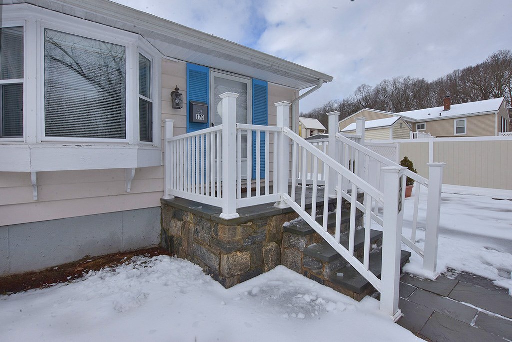 170 Andrews Street Woonsocket, RI 02895 - Photo 7 of 23