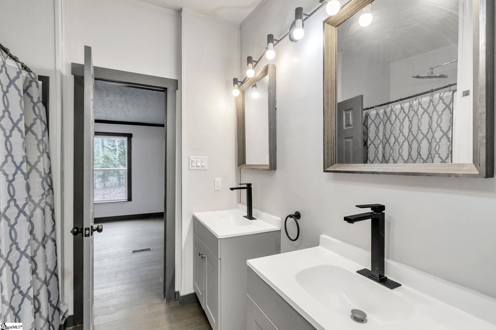 320 Sherwood Road Marietta, SC 29661 - Photo 19 of 27 Gallery Image 19