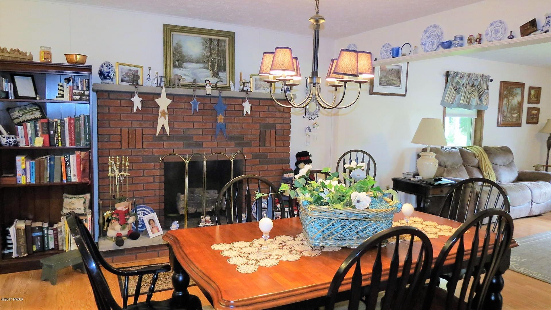 208 Roemerville Road Greentown, PA 18426 - Photo 3 of 20 IMG_0001