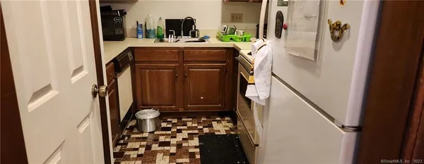 $1,600 | 375 Glendale Avenue, Unit D7, Bridgeport, CT 06606