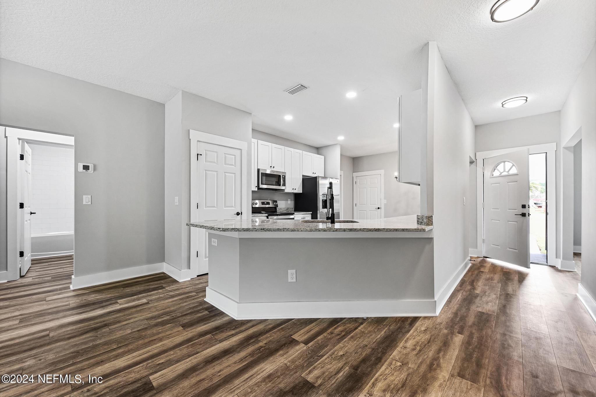 1370 Howard Road Jacksonville, FL 32218 - Photo 7 of 26 KG012624-06