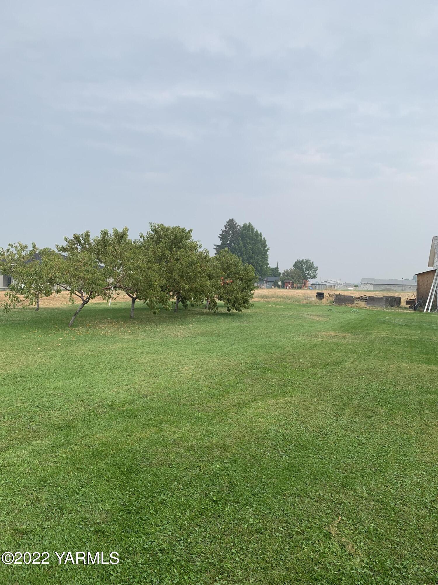 11105 Occidental Road Yakima, WA 98903 - Photo 7 of 30 a view of a field with an ocean