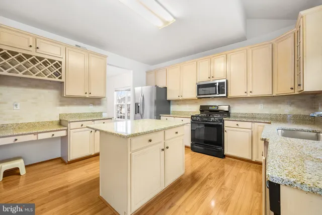 $749,900 | 6 Monarch Drive, Burlington, NJ 08016