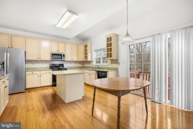 $749,900 | 6 Monarch Drive, Burlington, NJ 08016