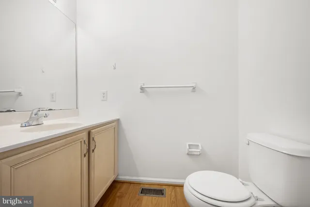 $749,900 | 6 Monarch Drive, Burlington, NJ 08016