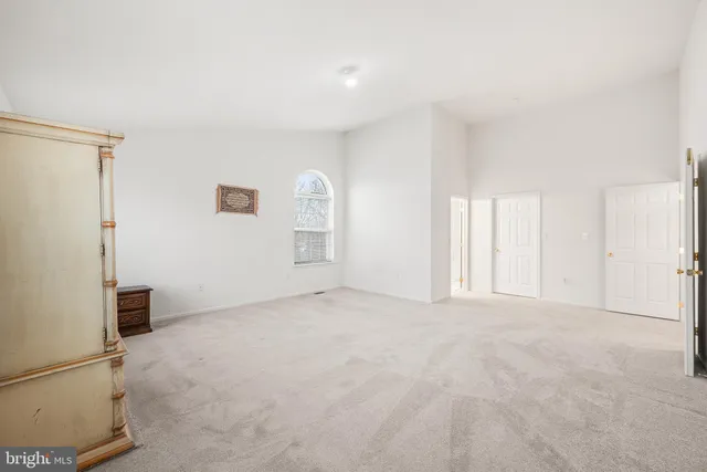 $749,900 | 6 Monarch Drive, Burlington, NJ 08016