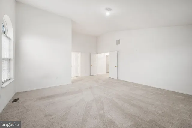 $749,900 | 6 Monarch Drive, Burlington, NJ 08016