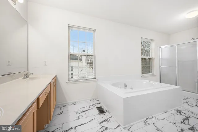 $749,900 | 6 Monarch Drive, Burlington, NJ 08016