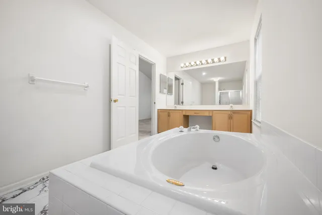 $749,900 | 6 Monarch Drive, Burlington, NJ 08016