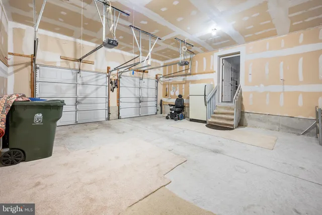 $749,900 | 6 Monarch Drive, Burlington, NJ 08016