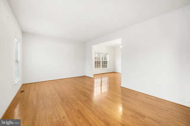 $749,900 | 6 Monarch Drive, Burlington, NJ 08016