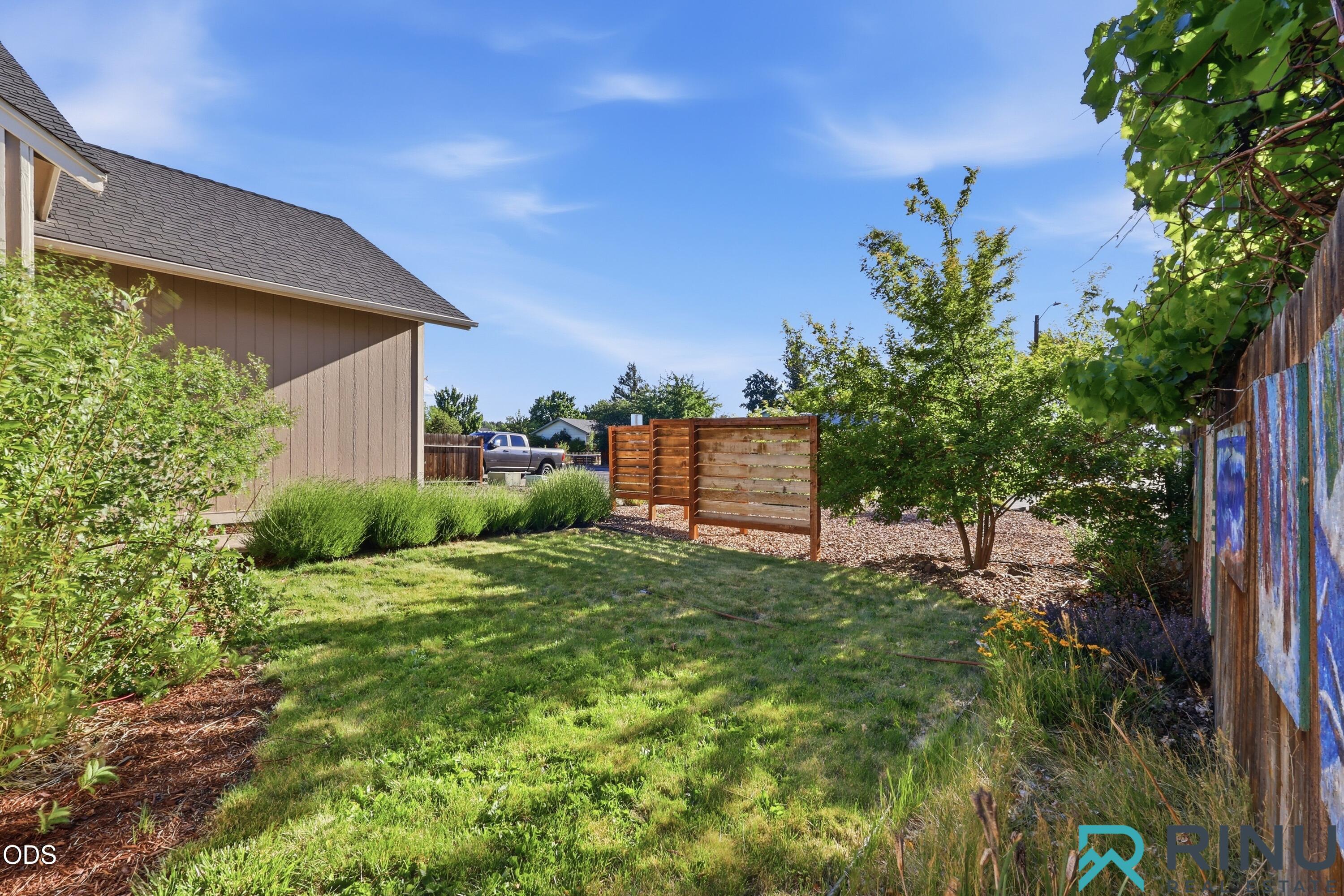 1810 Southwest 27th Street Redmond, OR 97756 - Photo 43 of 53