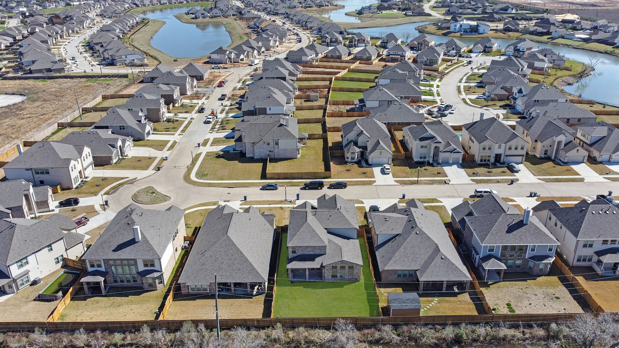 8 Palmero Way Manvel, TX 77578 - Photo 33 of 34 an aerial view of residential houses with outdoor space