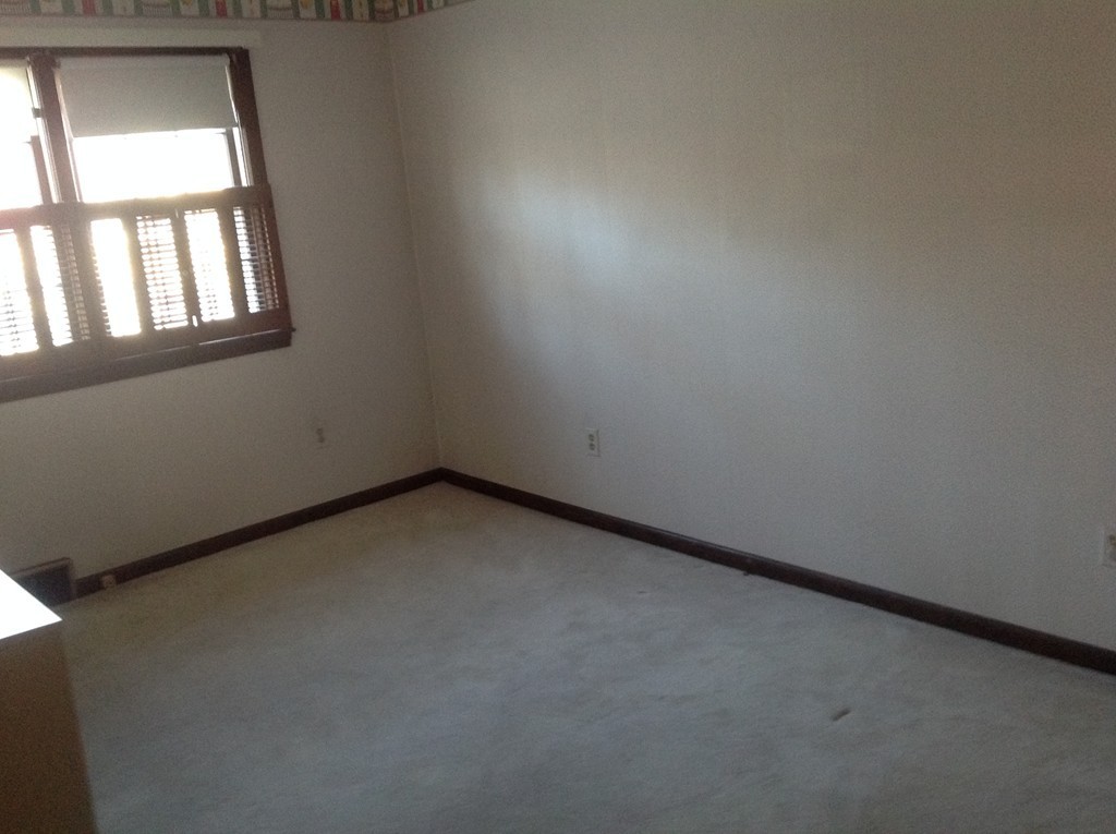 116 Peekskill Avenue Springfield, MA 01129 - Photo 10 of 19