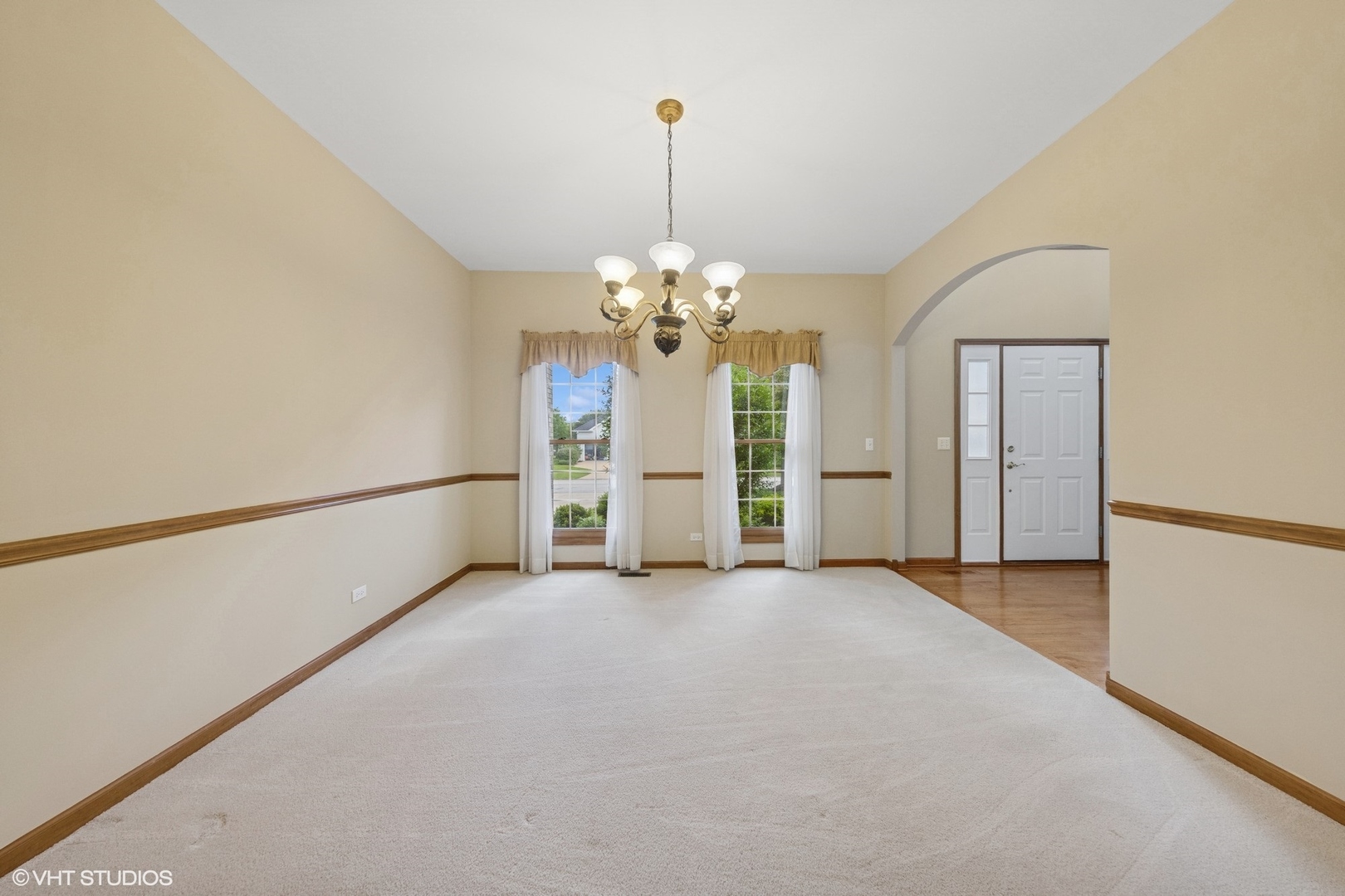 2631 Saltmeadow Road Naperville, IL 60564 - Photo 9 of 33