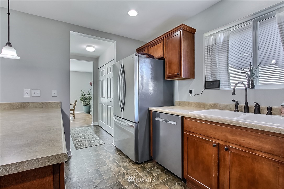 3098 Walker Road DuPont, WA 98327 - Photo 5 of 19
