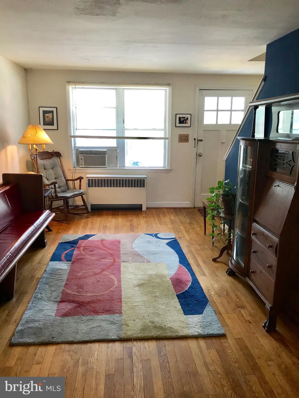 1233 Haverhill Road Baltimore, MD 21229 - Photo 3 of 13 Gallery Image 3